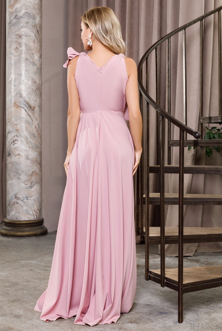 Розовое длинное платье с глубоким декольте- Фото 3