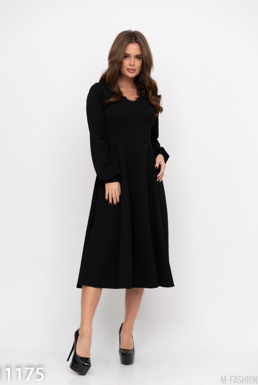 Черное приталенное платье с французским кружевом - Фото 1