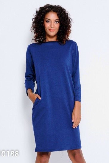 Трикотажное прямое синее платье с карманами