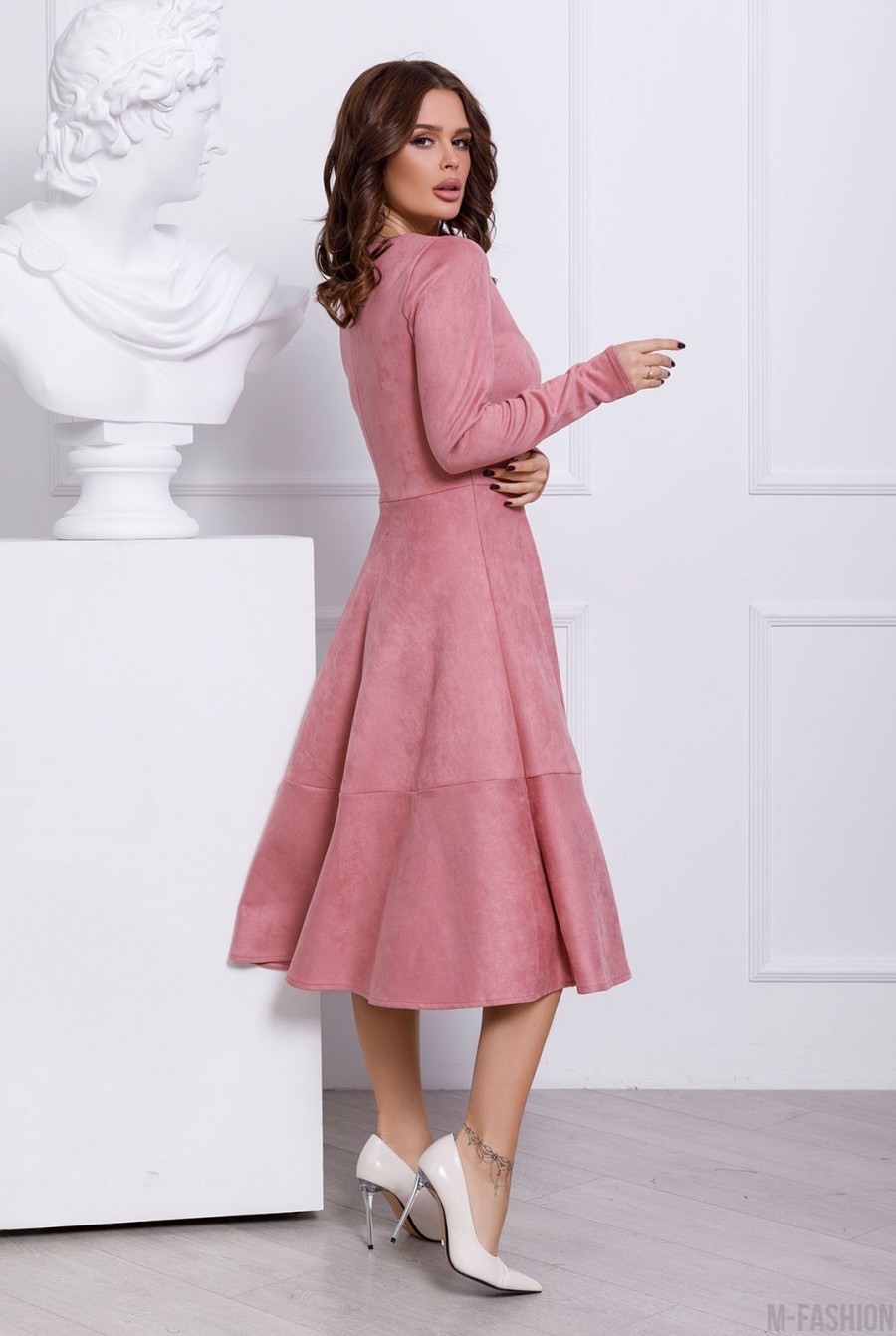 Розовое замшевое классическое платье- Фото 2