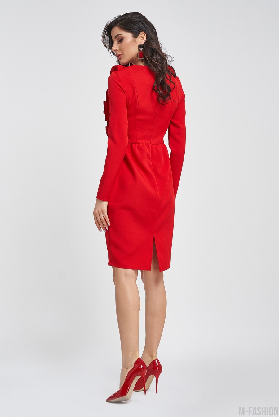 Красное нарядное платье с рюшами- Фото 5