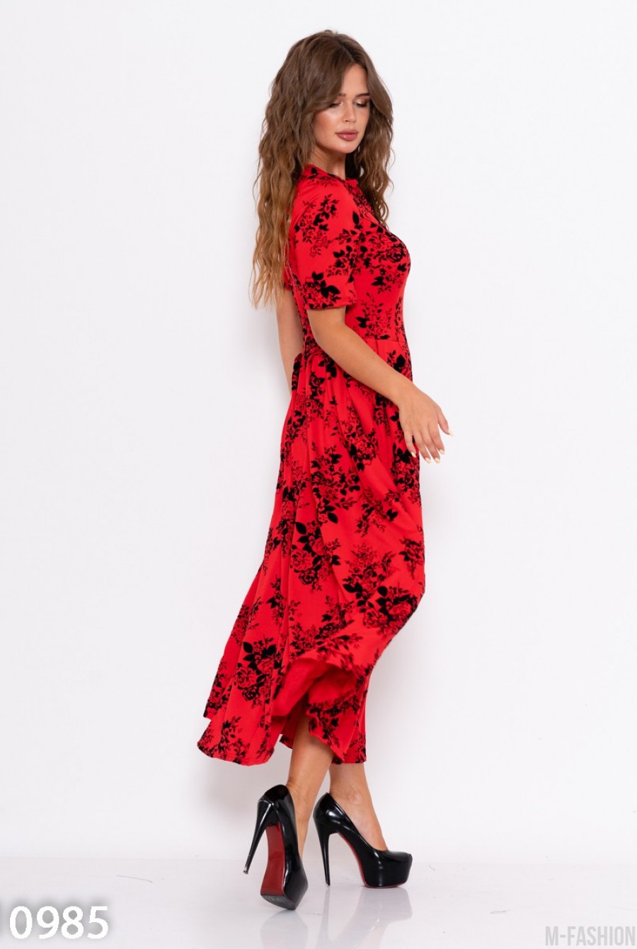 Красное длинное платье с фактурным декором- Фото 2
