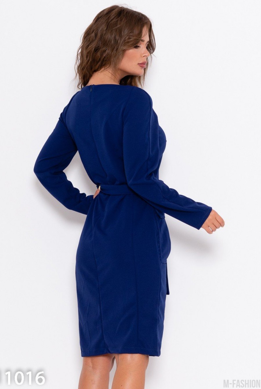 Синее офисное платье с накладными карманами- Фото 4
