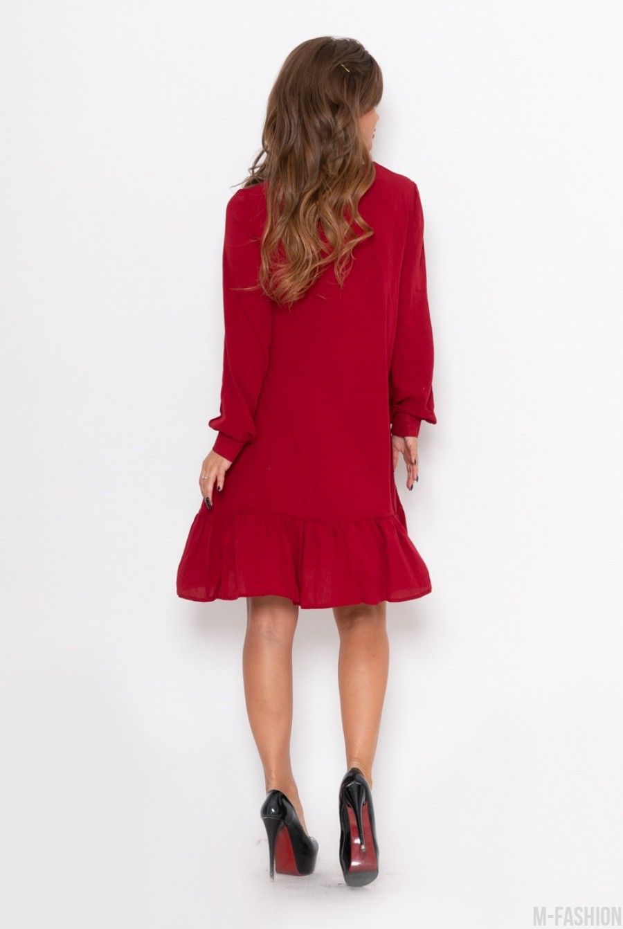 Бордовое крепдешиновое платье с воланом- Фото 3