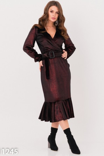Черное велюровое платье с бордовым переливом