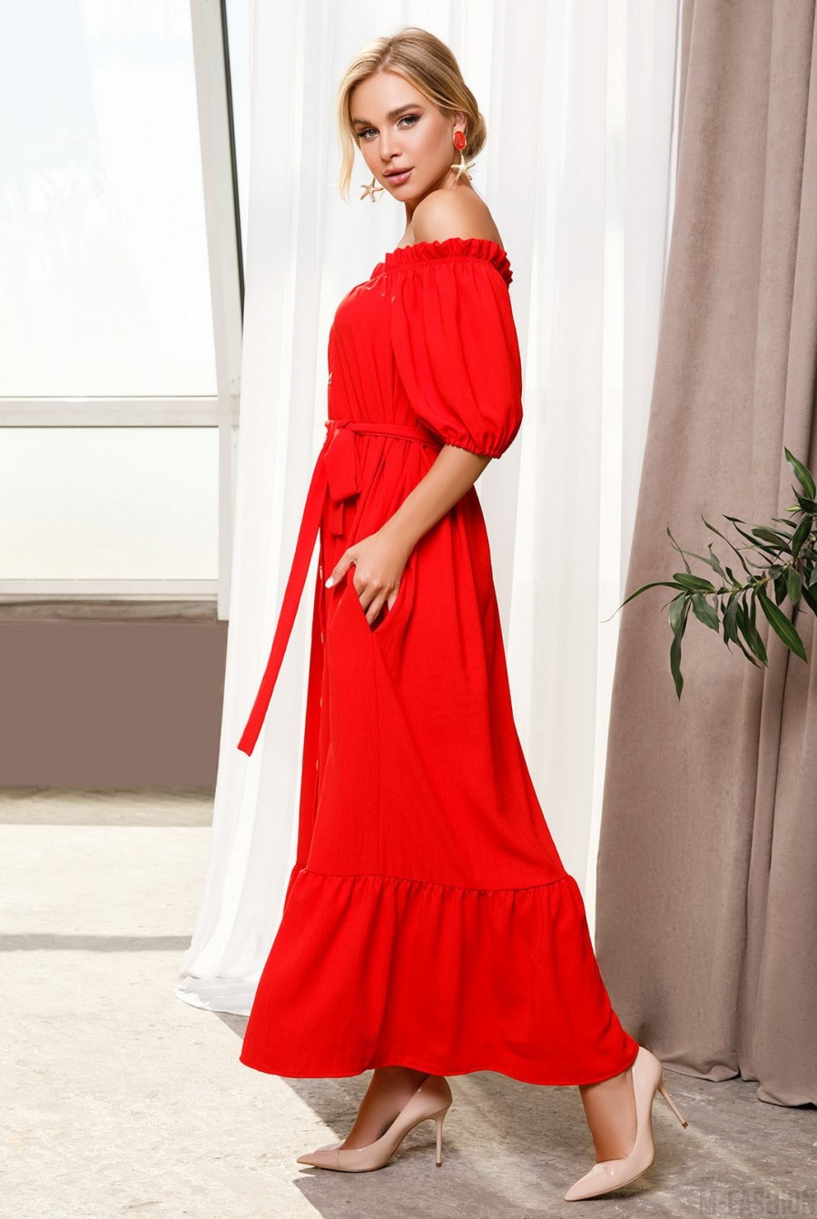 Красное креповое платье на пуговицах с воланом- Фото 2