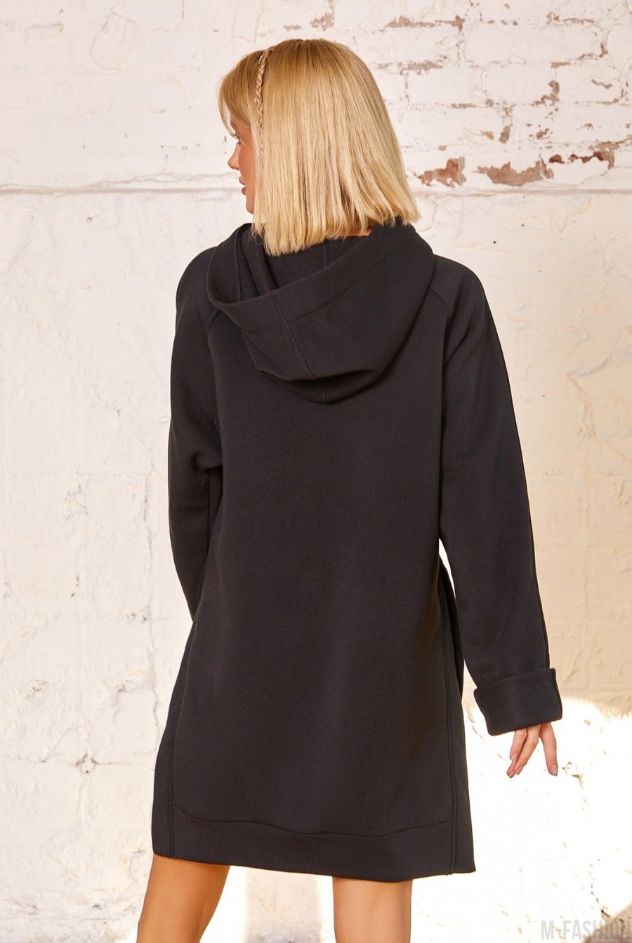 Черное теплое платье-толстовка с разрезами- Фото 3