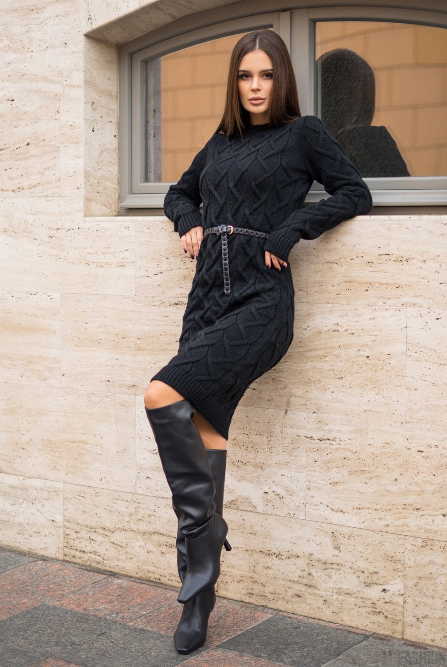 Черное вязаное шерстяное платье - Фото 1