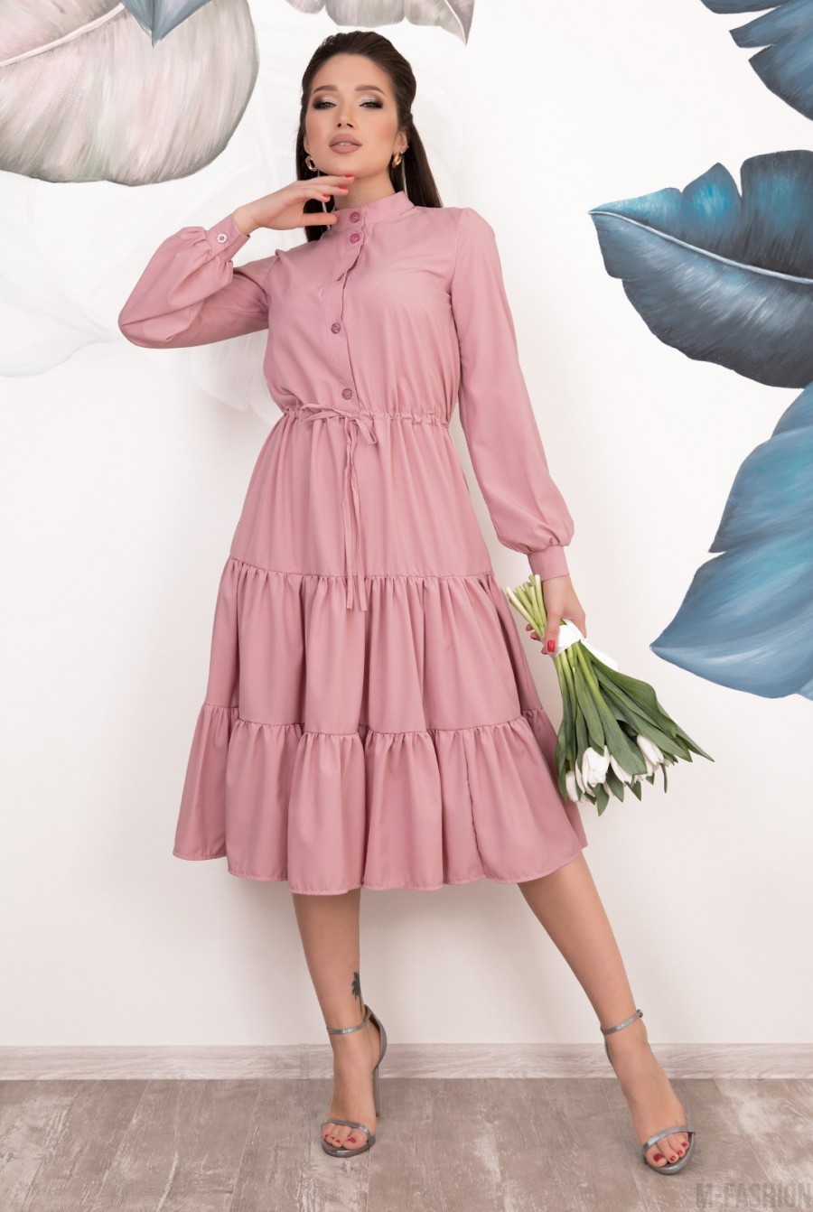 Розовое расклешенное платье с воланами - Фото 1