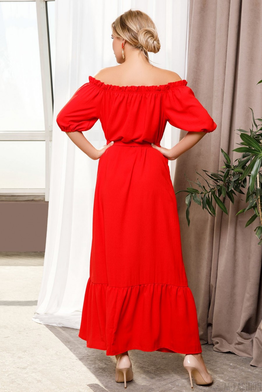 Красное креповое платье на пуговицах с воланом- Фото 3