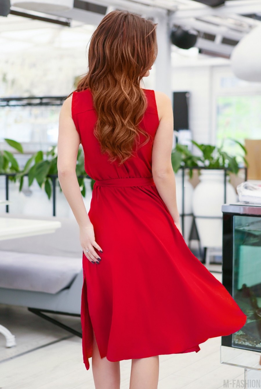 Красное платье без рукавов с разрезами- Фото 5