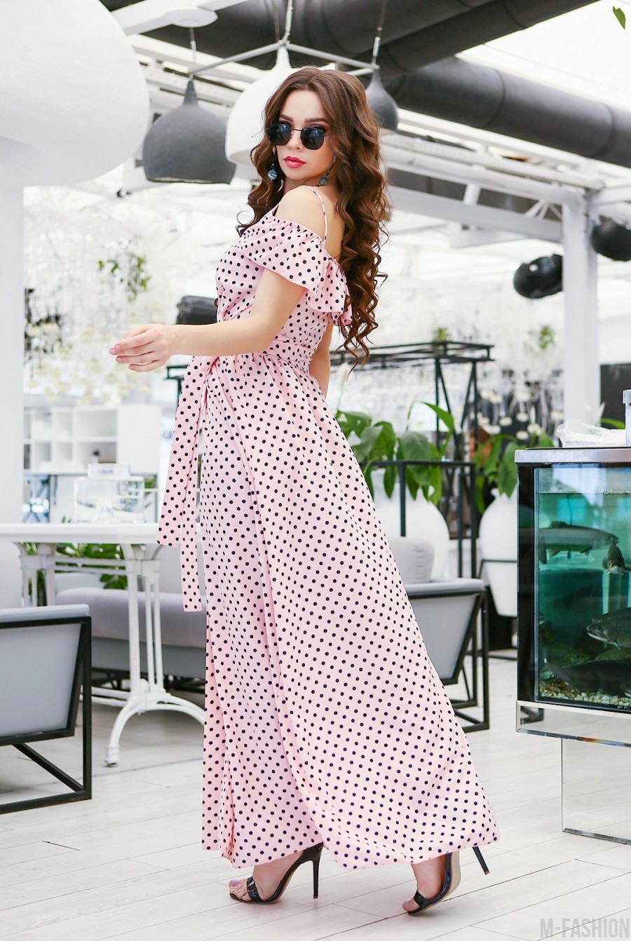 Розовое в горошек длинное платье с воланом- Фото 4