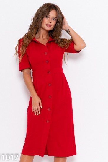 Красное приталенное платье-рубашка с карманами
