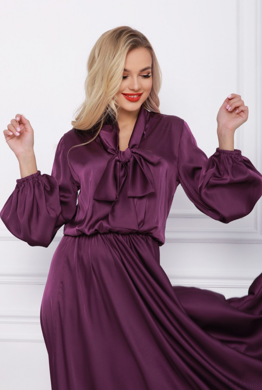 Фиолетовое шелковое платье с воротником-бантом- Фото 4