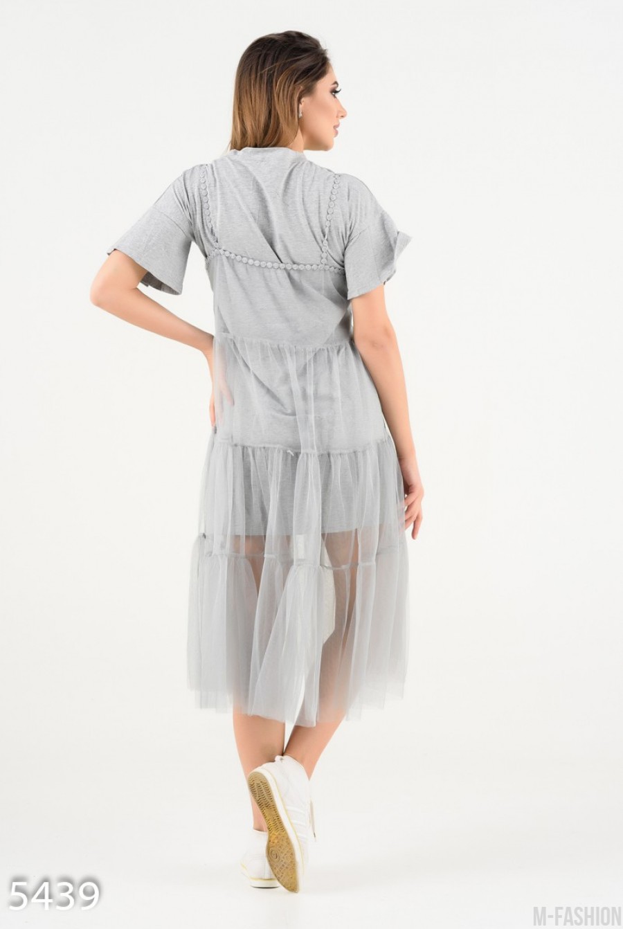 Серое платье-футболка с верхним прозрачным сарафаном с мулине- Фото 5
