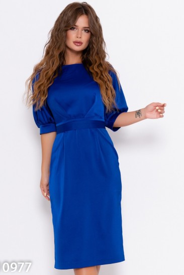 Синее приталенное платье с короткими рукавами