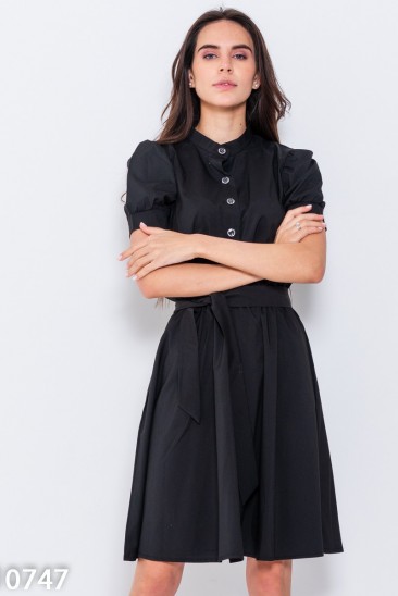 Черное офисное платье с короткими рукавами