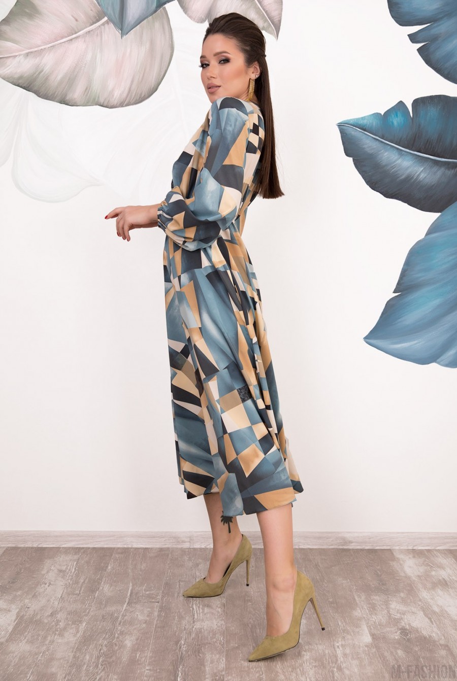 Бирюзовое приталенное платье с рукавами-фонариками- Фото 2