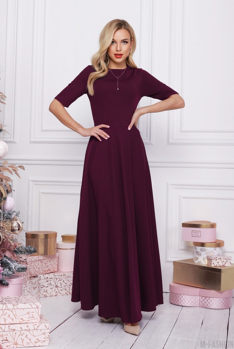 Классическое фиолетовое платье с длиной в пол - Фото 1