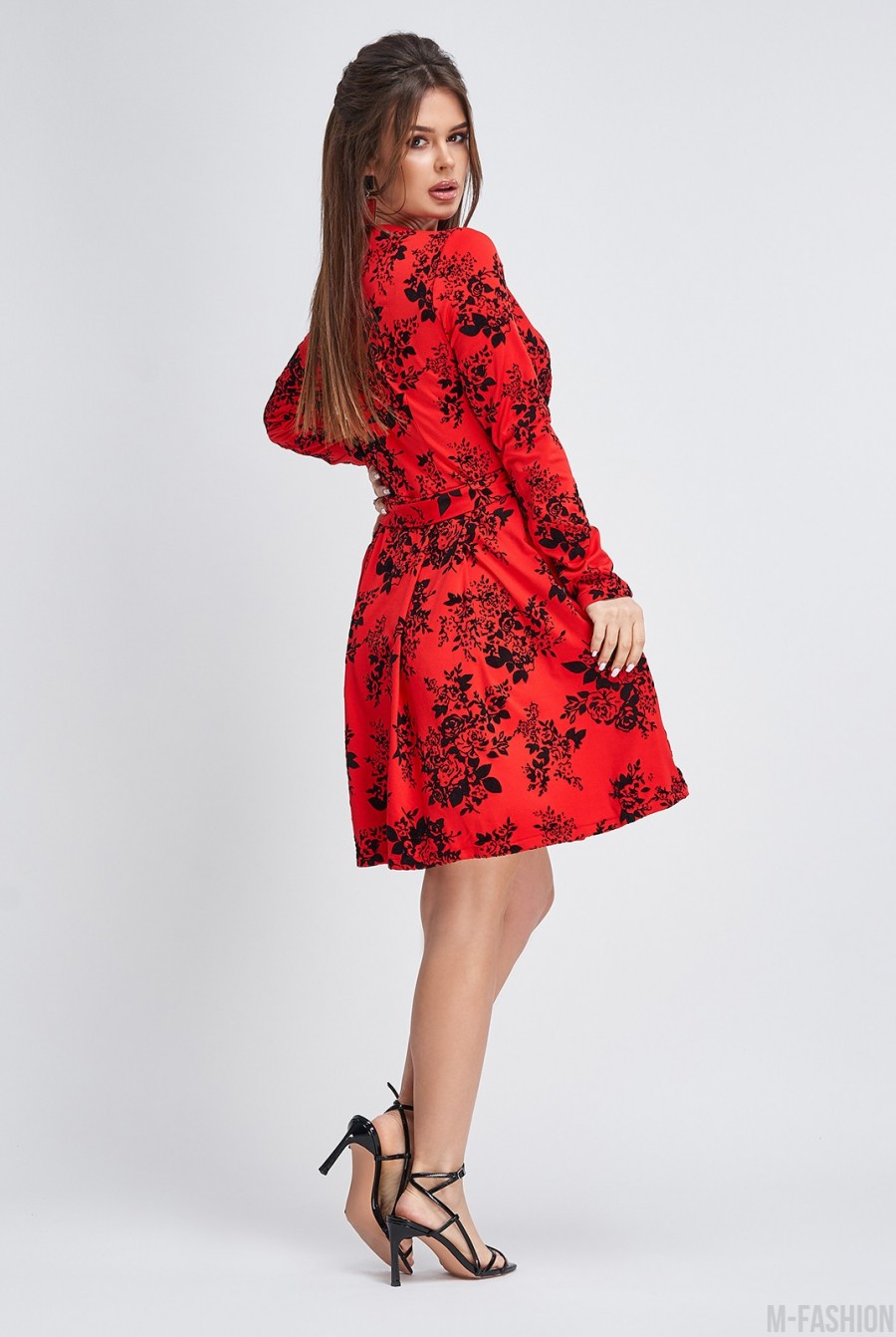 Красное принтованное платье с декольте на запах- Фото 5
