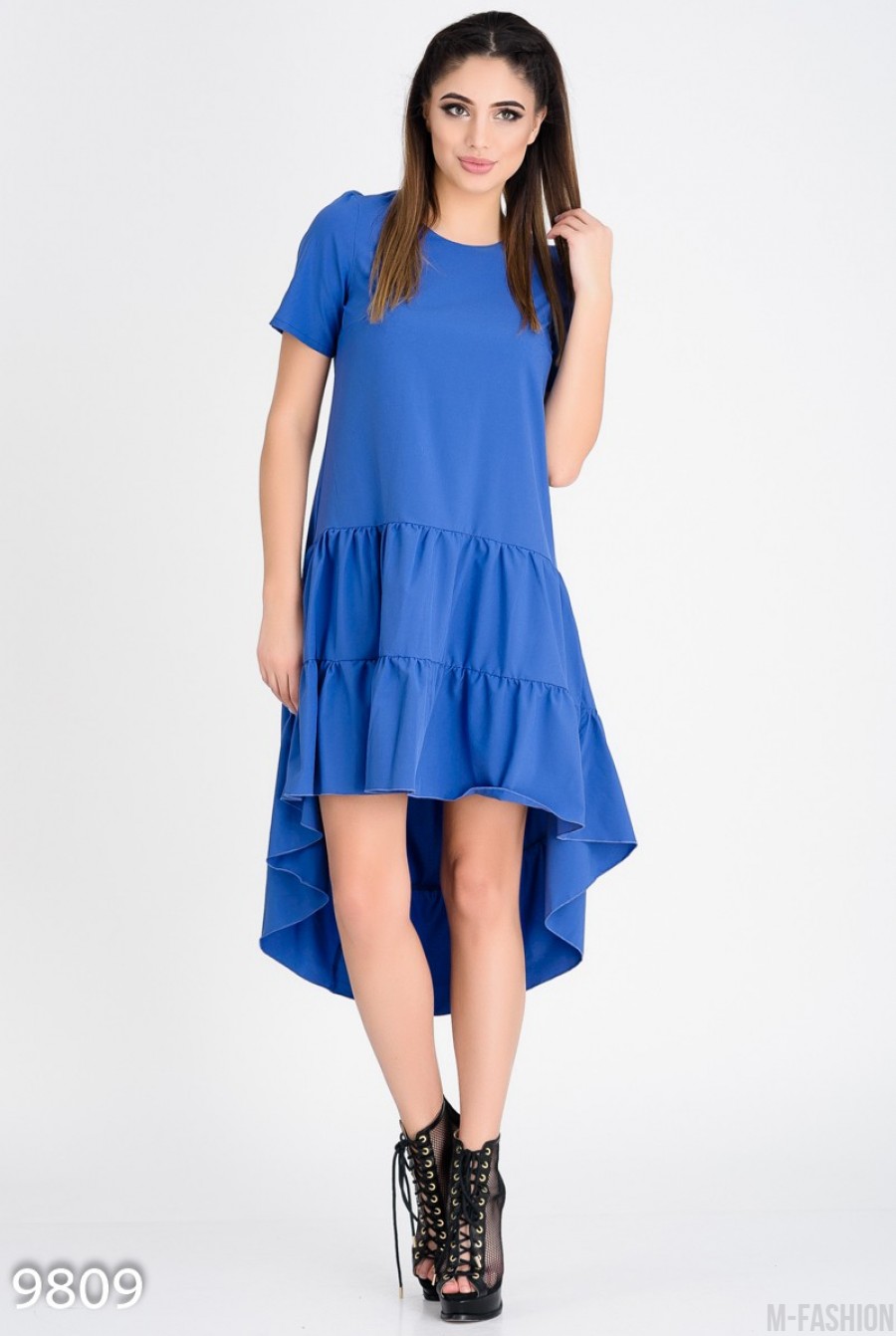 Синее летнее платье с короткими рукавами и присобранной асимметричной юбкой - Фото 1