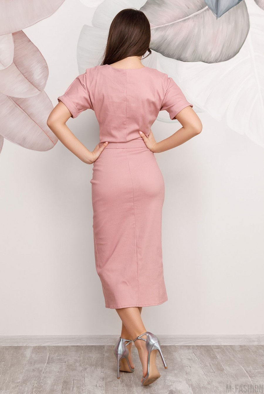 Розовое коттоновое платье с подворотами на рукавах- Фото 3