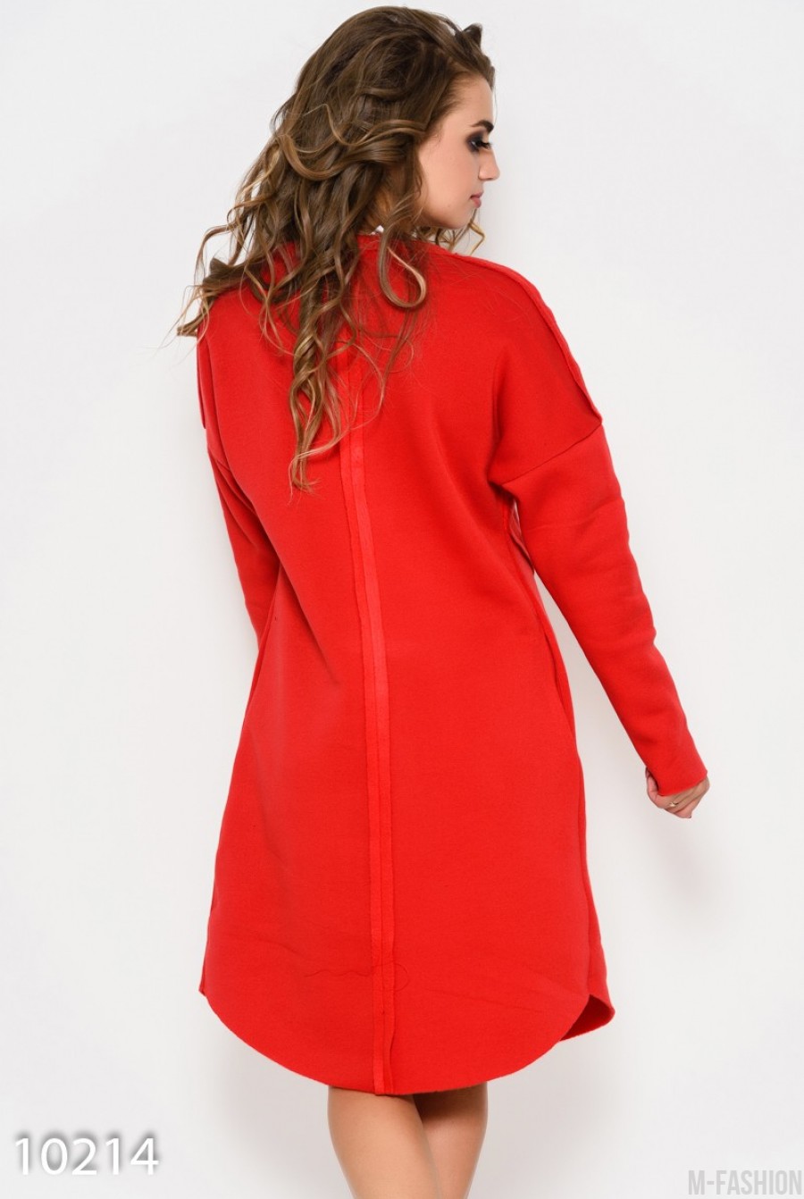 Красное утепленное свободное платье с длинными рукавами и швами наружу- Фото 5