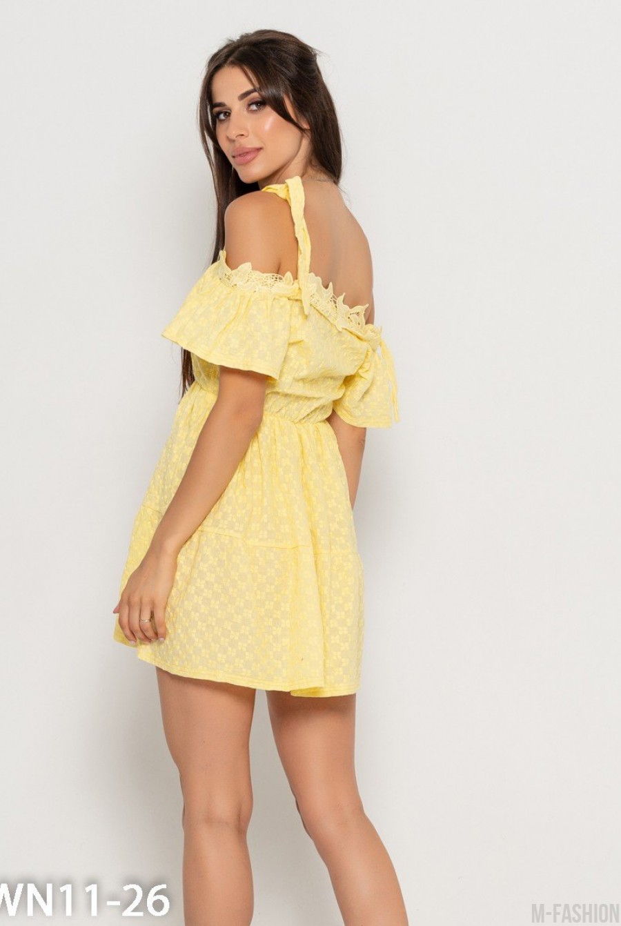 Желтое коттоновое платье с открытыми плечами- Фото 3
