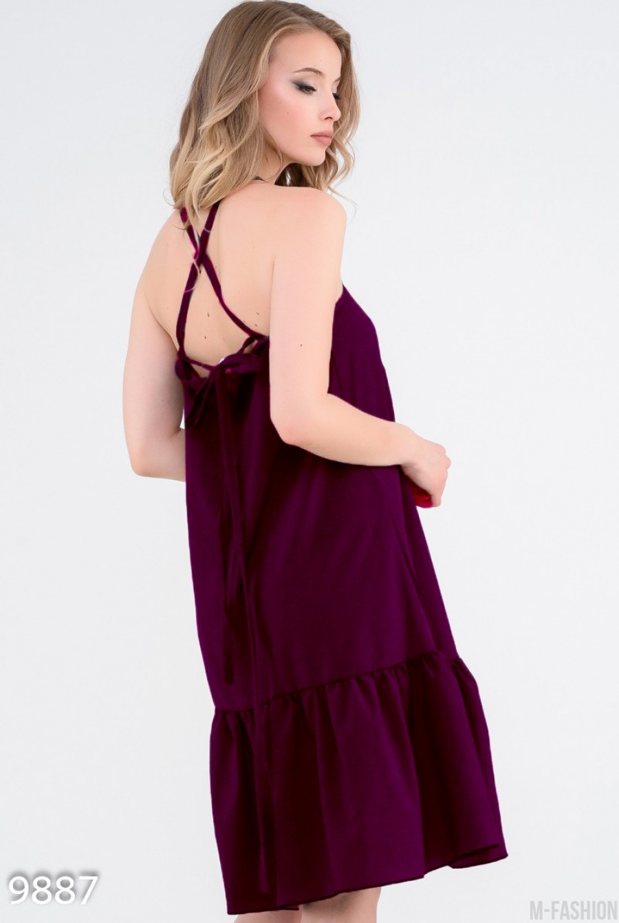 Фиолетовое короткое платье со скрещенными на спине бретельками- Фото 2