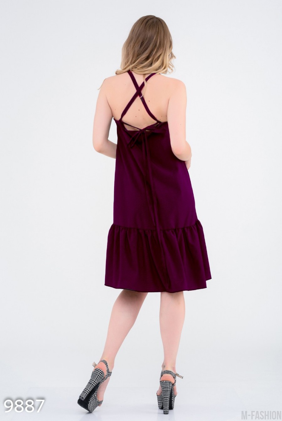Фиолетовое короткое платье со скрещенными на спине бретельками- Фото 3