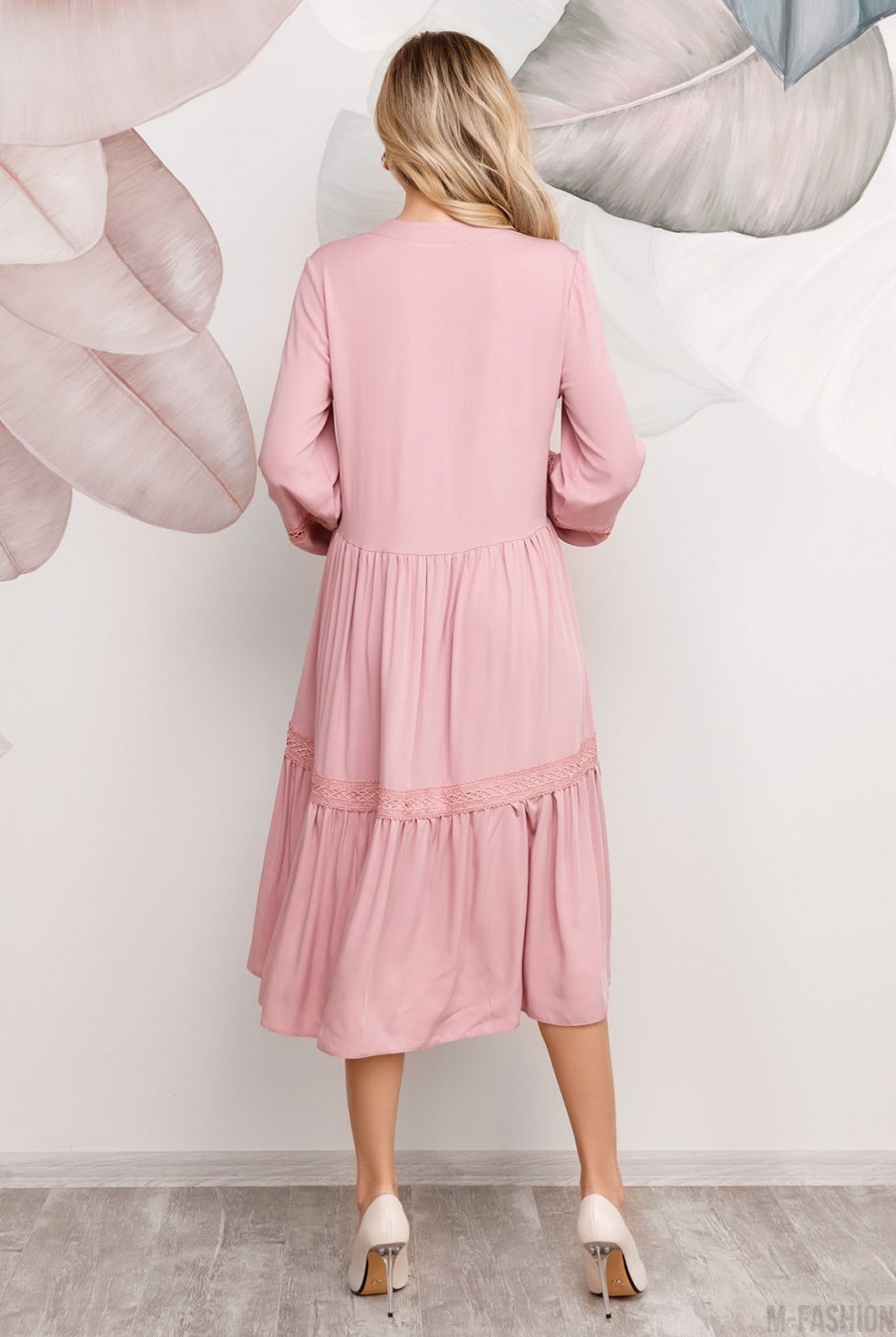 Розовое платье-рубашка с кружевными вставками- Фото 3
