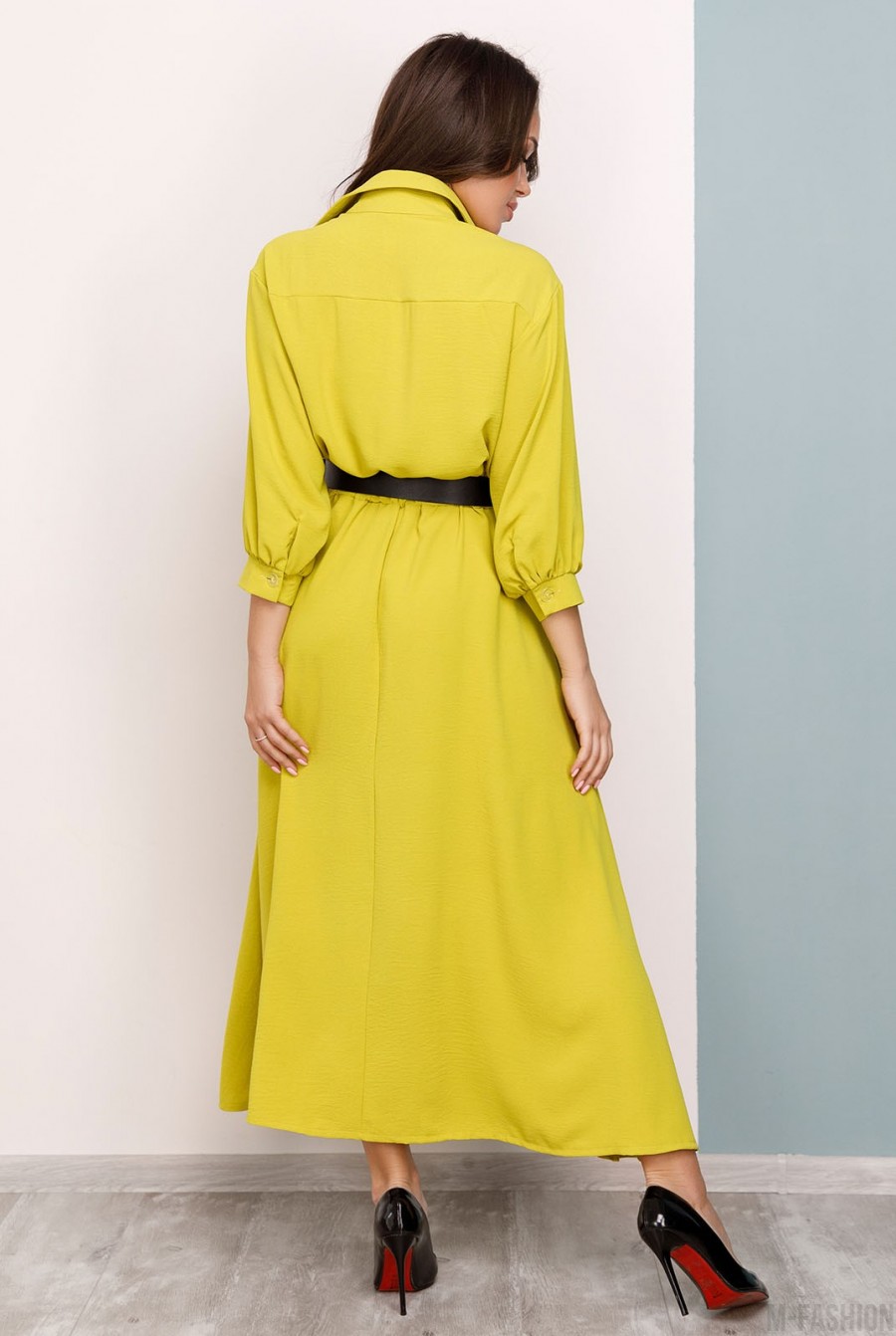 Оливковое длинное платье-рубашка на пуговицах- Фото 3