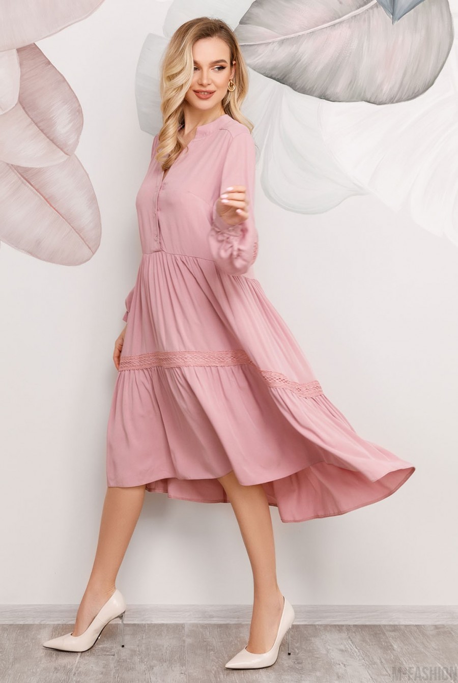 Розовое платье-рубашка с кружевными вставками- Фото 2