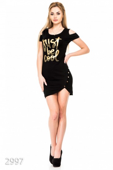Черное асимметричное мини-платье с золотым принтом и прорезями на плечах