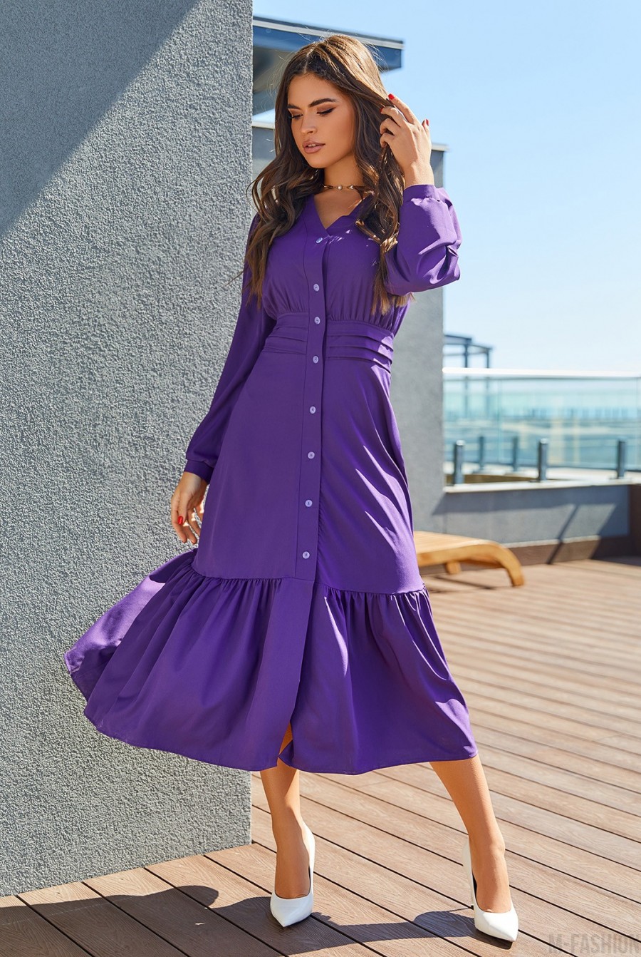 Фиолетовое длинное платье на пуговицах - Фото 1