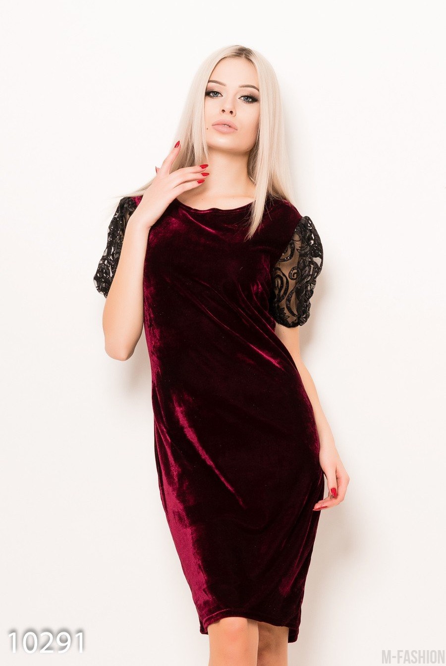 Бордовое велюровое платье с сетчатыми блестящими рукавами-фонариками - Фото 1