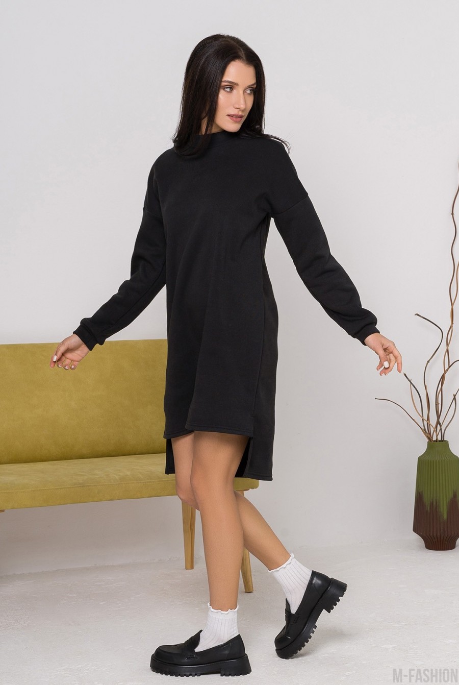 Черное утепленное флисом асимметричное платье- Фото 2