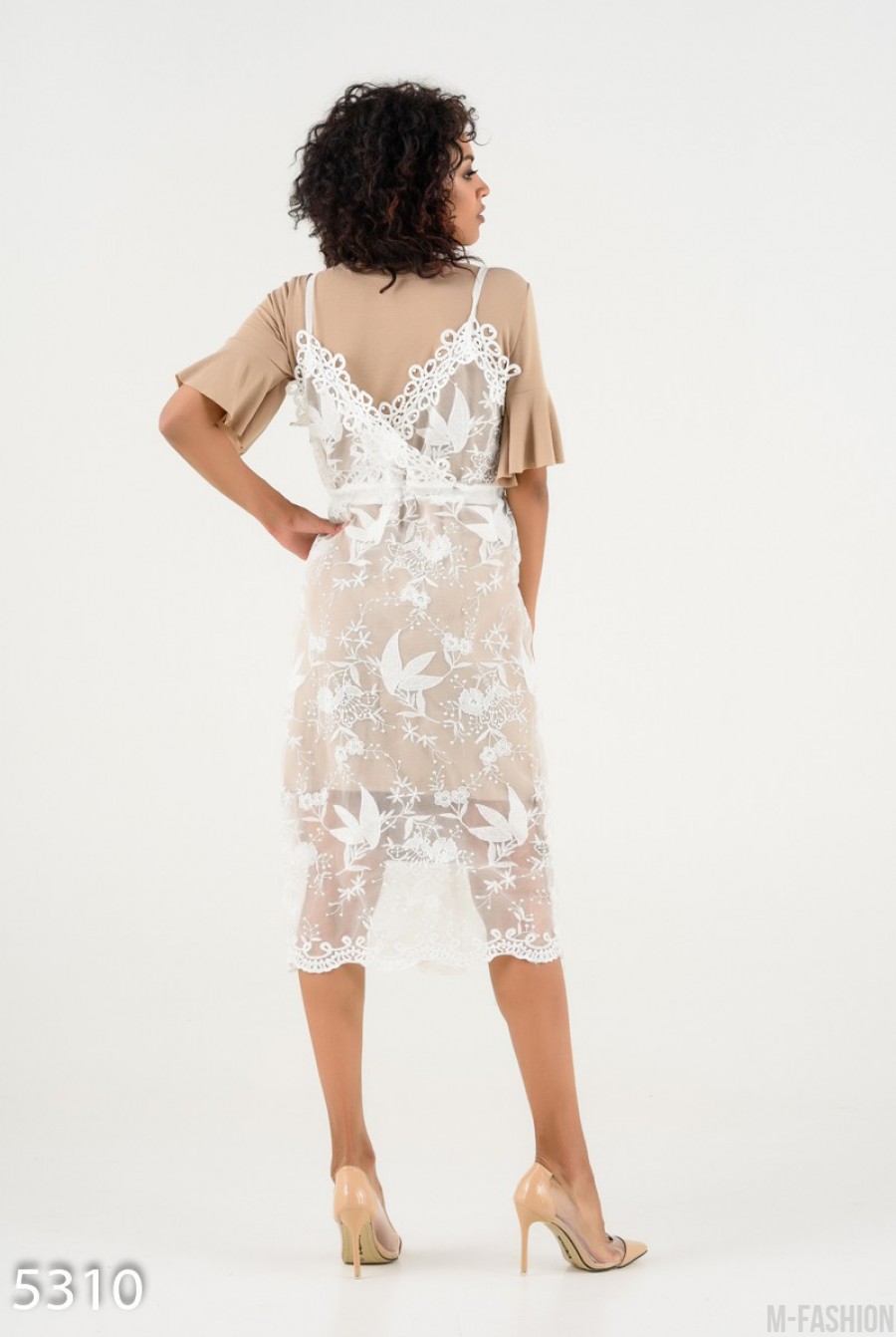 Коричневое короткое платье с верхним кружевным сарафаном- Фото 5
