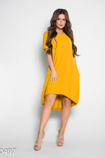 Желтое свободное платье с короткими рукавами