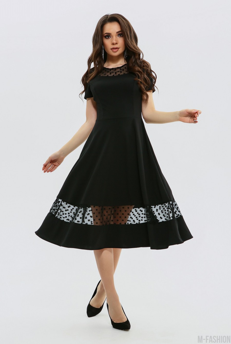 Черное нарядное платье с сетчатой вставкой - Фото 1