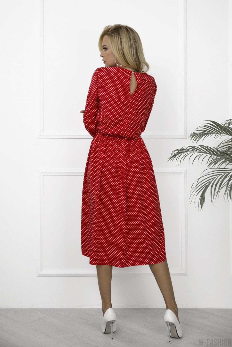 Красное в горошек платье с длинными рукавами- Фото 3