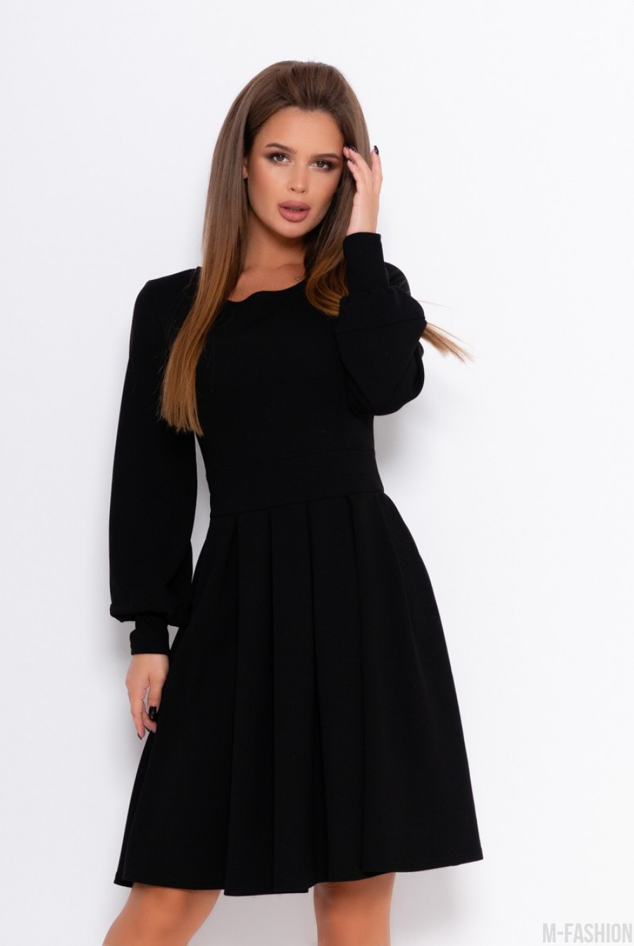 Черное классическое платье с длинными рукавами - Фото 1