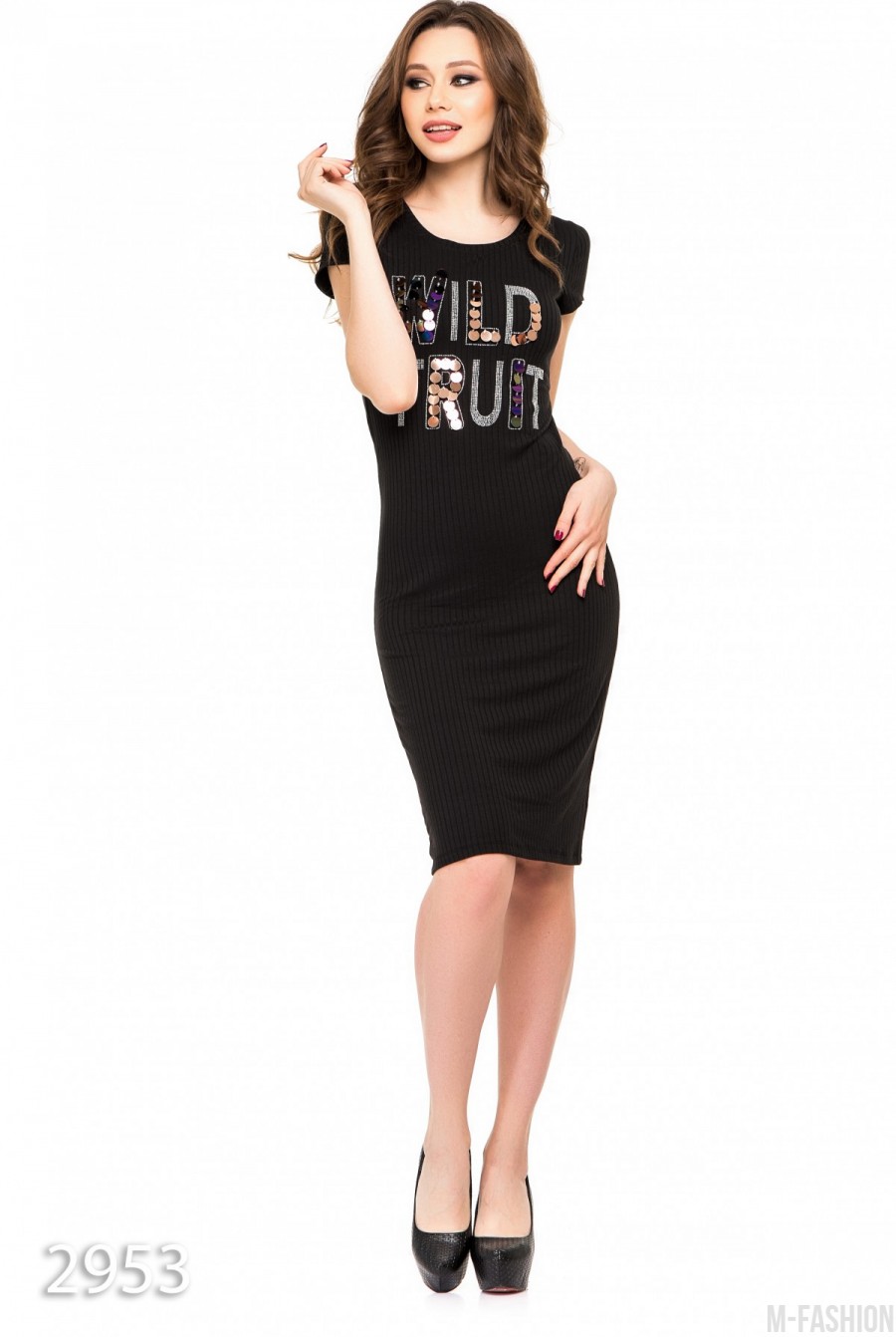Черное платье в трикотажный рубчик с крупной аппликацией пайетками WILD FRUIT - Фото 1