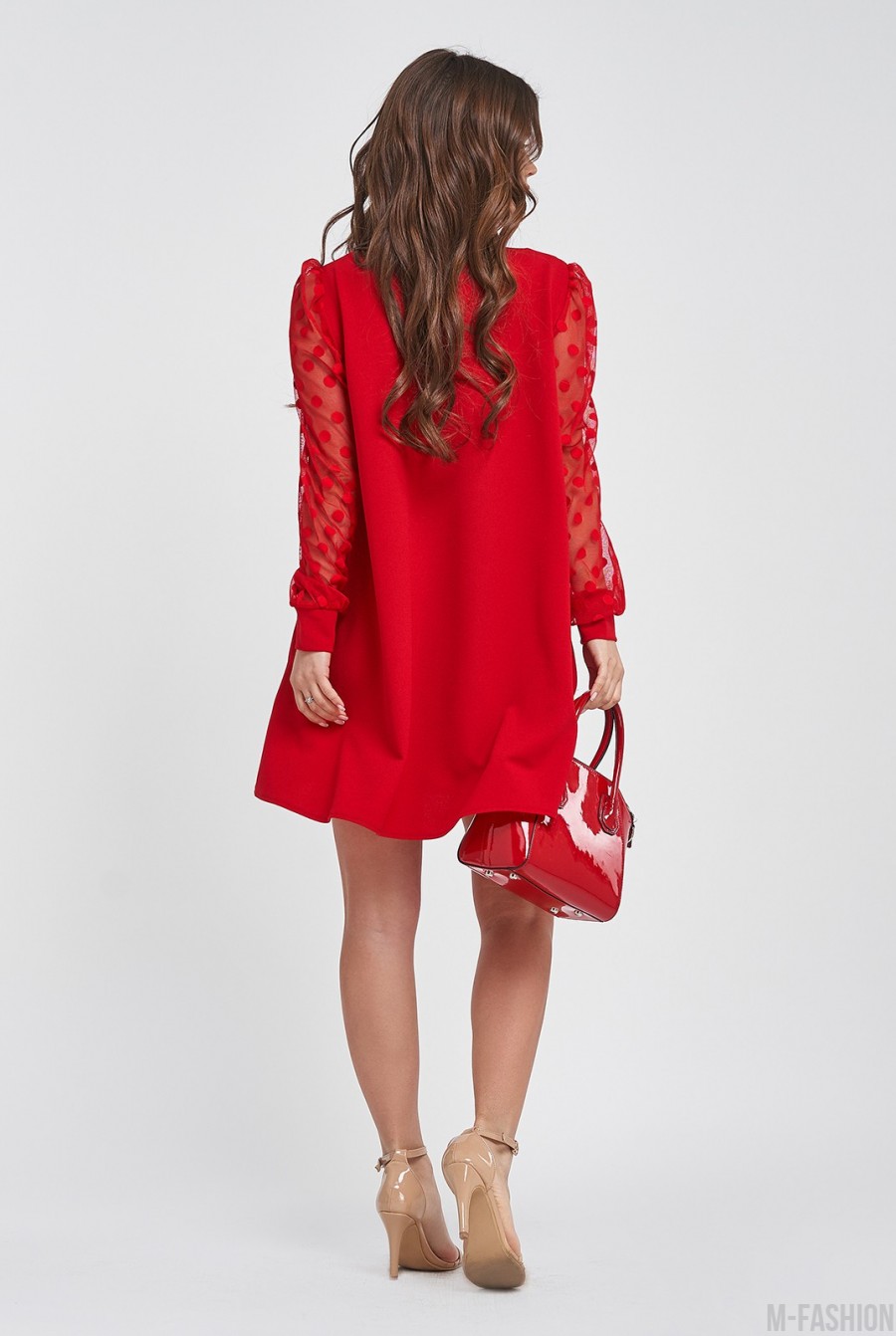 Красное платье-трапеция с сетчатыми рукавами- Фото 5