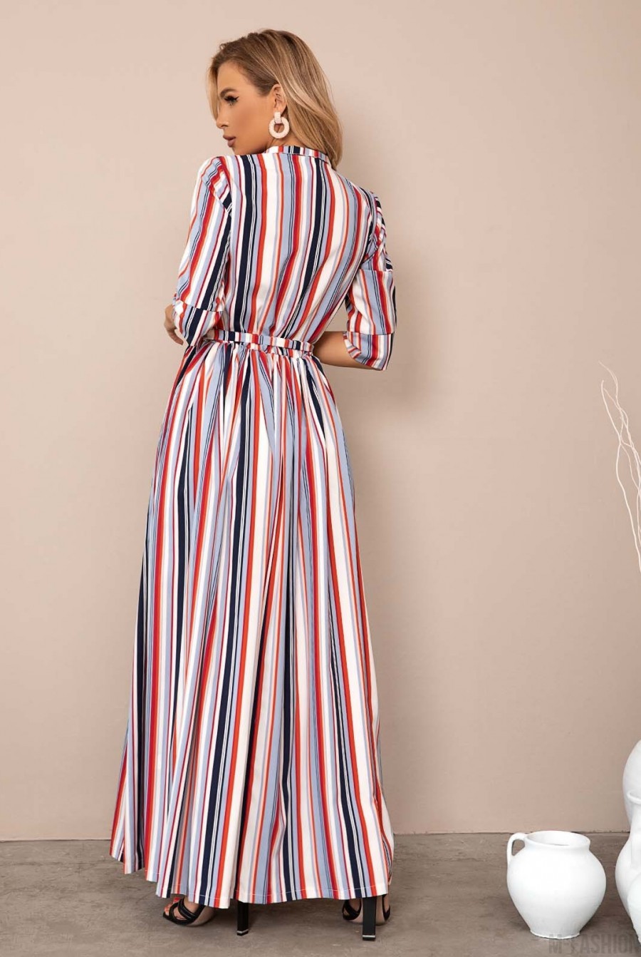Длинное платье с полосатым принтом- Фото 3
