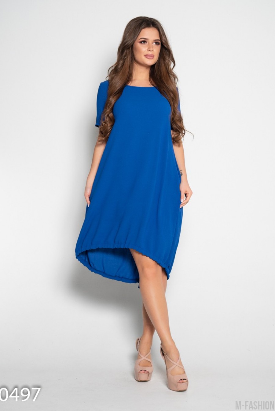 Синее свободное платье с короткими рукавами - Фото 1