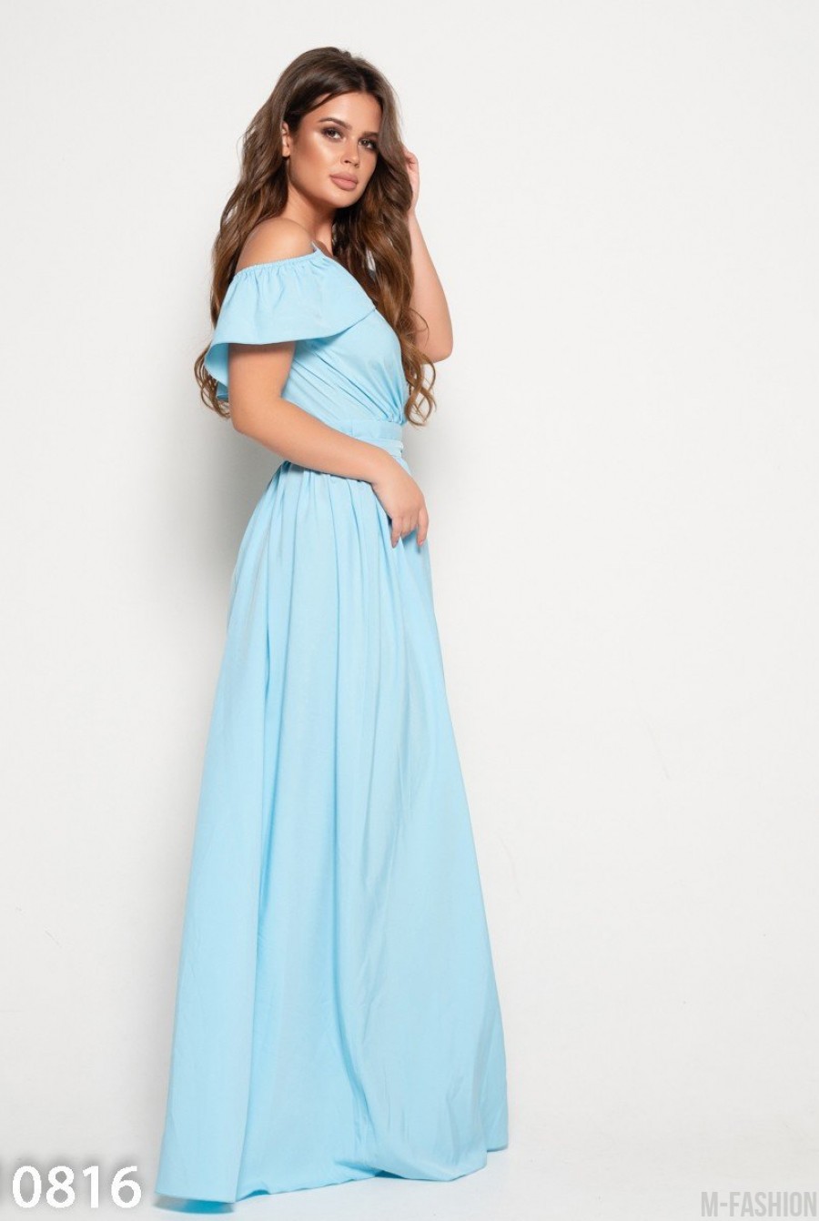 Голубое длинное платье с открытыми плечами- Фото 2