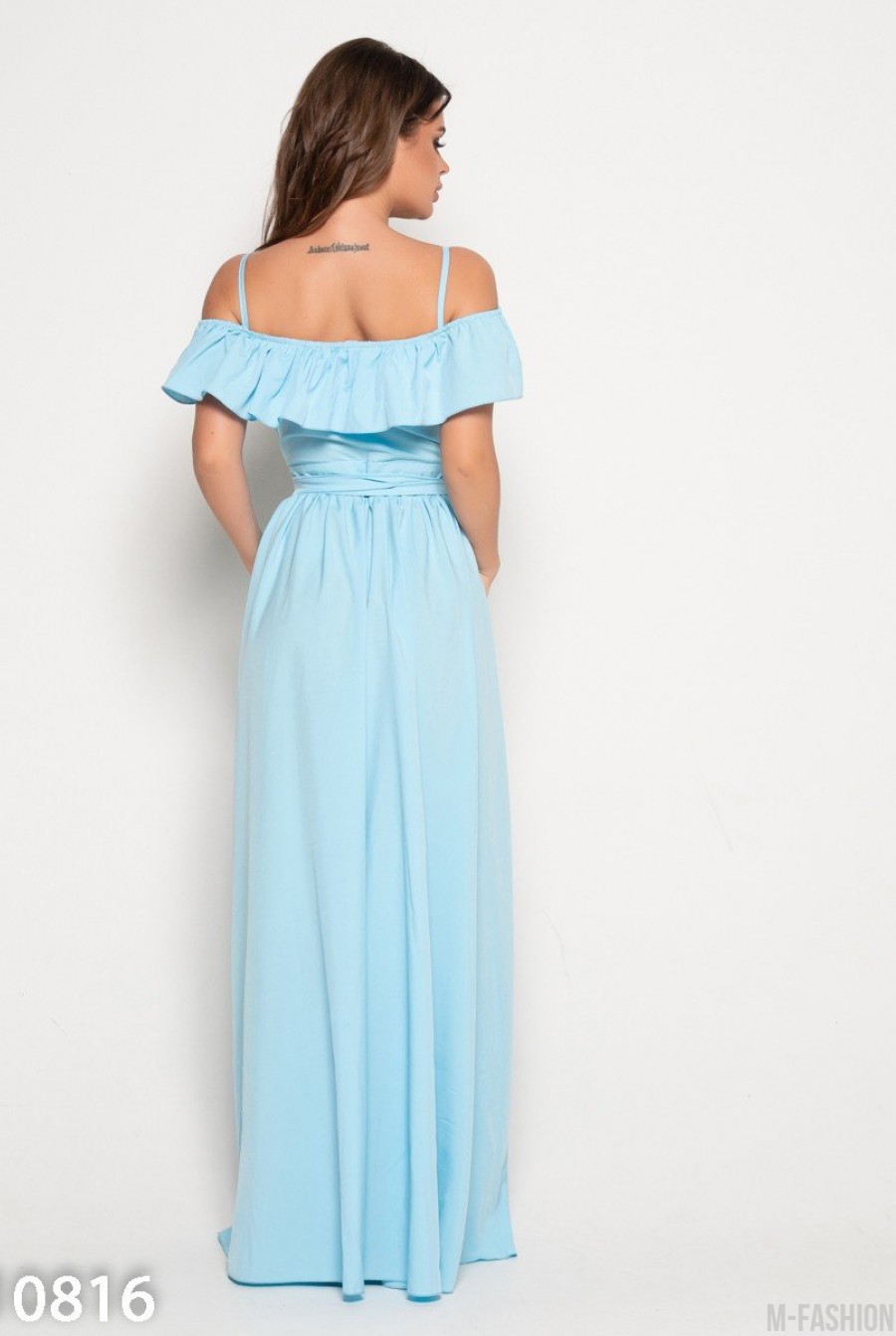 Голубое длинное платье с открытыми плечами- Фото 3