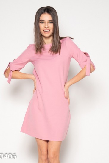 Розовое однотонное платье с завязками на рукавах