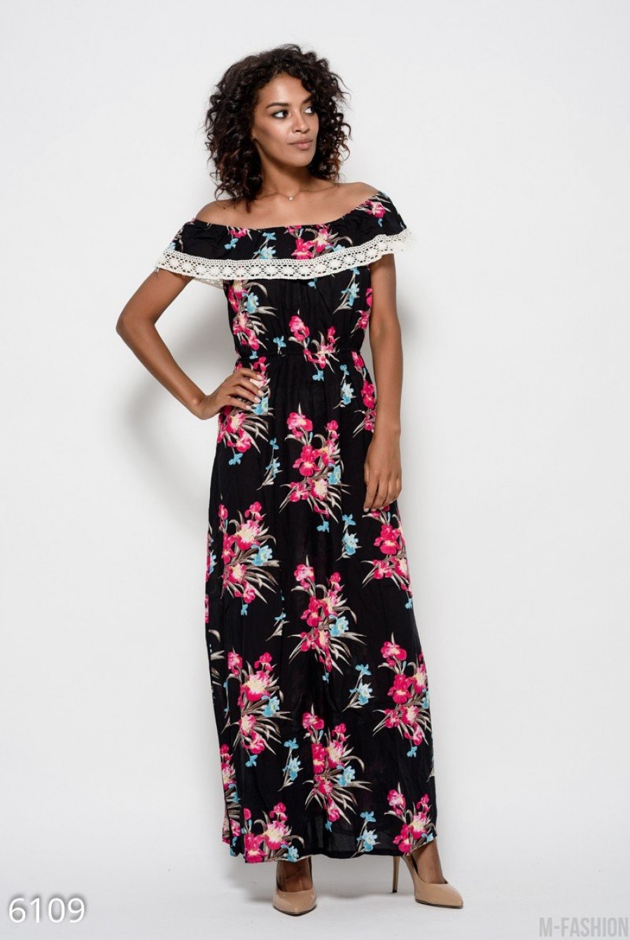 Черное длинное коттоновое платье с цветочным принтом, отворотом и винтажным кружевом - Фото 1